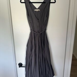 Elegant Gray Sleeveless Dress